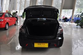 2011款长安悦翔三厢