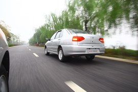 试驾2012款奇瑞旗云2