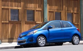 海外试驾2012款丰田雅力士