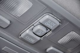 2012款起亚狮跑