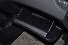 2012款起亚狮跑