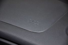 2012款起亚狮跑
