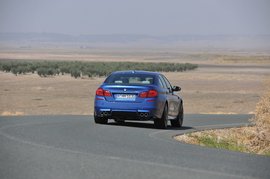 2012款宝马M5海外试驾