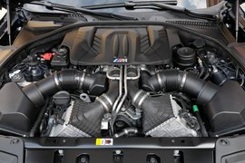 2012款宝马M5海外试驾