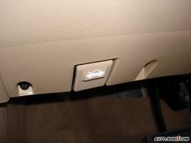 起亚狮跑内饰