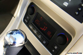 东风标致新307内饰