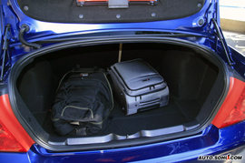 东风标致新307内饰