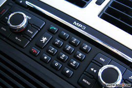 东风标致新307内饰