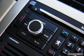 东风标致新307内饰