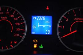 2012款奇瑞旗云2