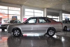 2012款奇瑞旗云2