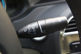 2011款华晨中华H530