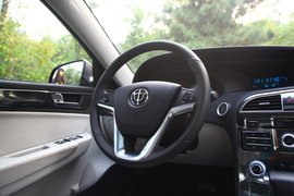 2011款华晨中华H530