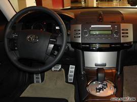 小改款锐志内饰