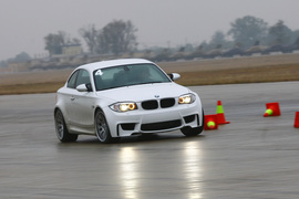 2011款宝马1系M双门轿跑车试驾实拍