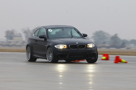 2011款宝马1系M双门轿跑车试驾实拍