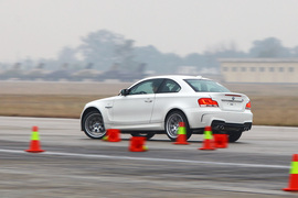 2011款宝马1系M双门轿跑车试驾实拍