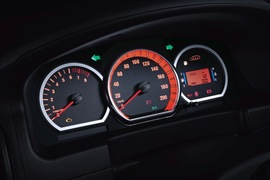 2011款风行菱智1.6L