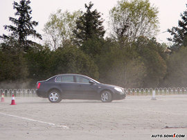 奔腾6MT试驾-动态