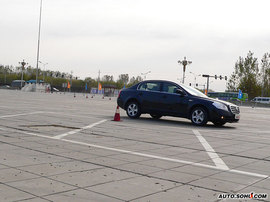 奔腾6MT试驾-动态