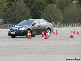 奔腾6MT试驾-动态