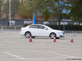 奔腾6MT试驾-动态