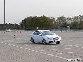 奔腾6MT试驾-动态