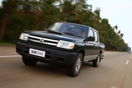 2011款郑州日产锐祺ZD30柴油皮卡海口试驾