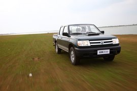 2011款郑州日产锐祺ZD30柴油皮卡海口试驾