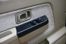 2011款郑州日产锐祺ZD30柴油皮卡海口试驾