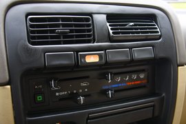 2011款郑州日产锐祺ZD30柴油皮卡海口试驾