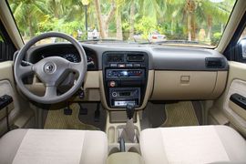 2011款郑州日产锐祺ZD30柴油皮卡海口试驾