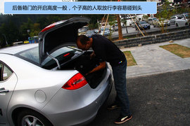 2011款和悦自动豪华公务型试驾