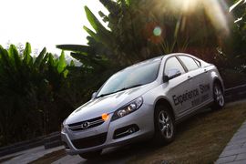 2011款和悦自动豪华公务型试驾