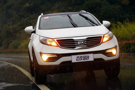 2012款起亚智跑2.0L自动两驱Premium试驾实拍