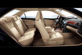 2012款广汽丰田第七代凯美瑞