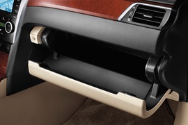 2012款广汽丰田第七代凯美瑞