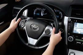 2012款广汽丰田第七代凯美瑞