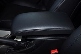 2011款雪铁龙C5东方之旅纪念版