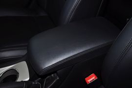 2011款雪铁龙C5东方之旅纪念版