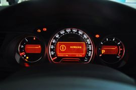 2011款雪铁龙C5东方之旅纪念版