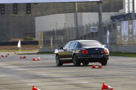 2011款宾利欧陆飞驰试驾