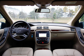 2011款奔驰R350L