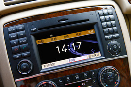2011款奔驰R350L