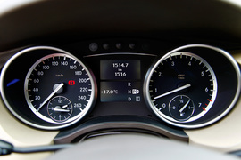 2011款奔驰R350L