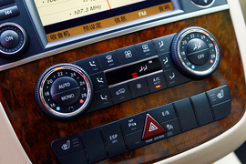 2011款奔驰R350L