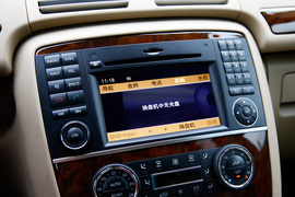 2011款奔驰R350L