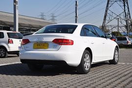 2012款一汽奥迪A4L
