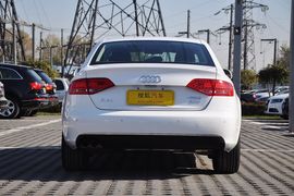 2012款一汽奥迪A4L