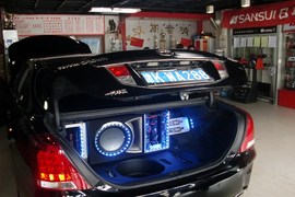 丰田皇冠音响改装